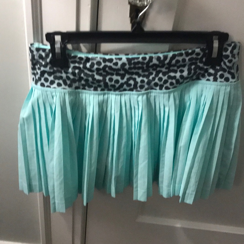 Lululemon pleated skirt, size 6